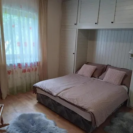 Anikó Apartman *